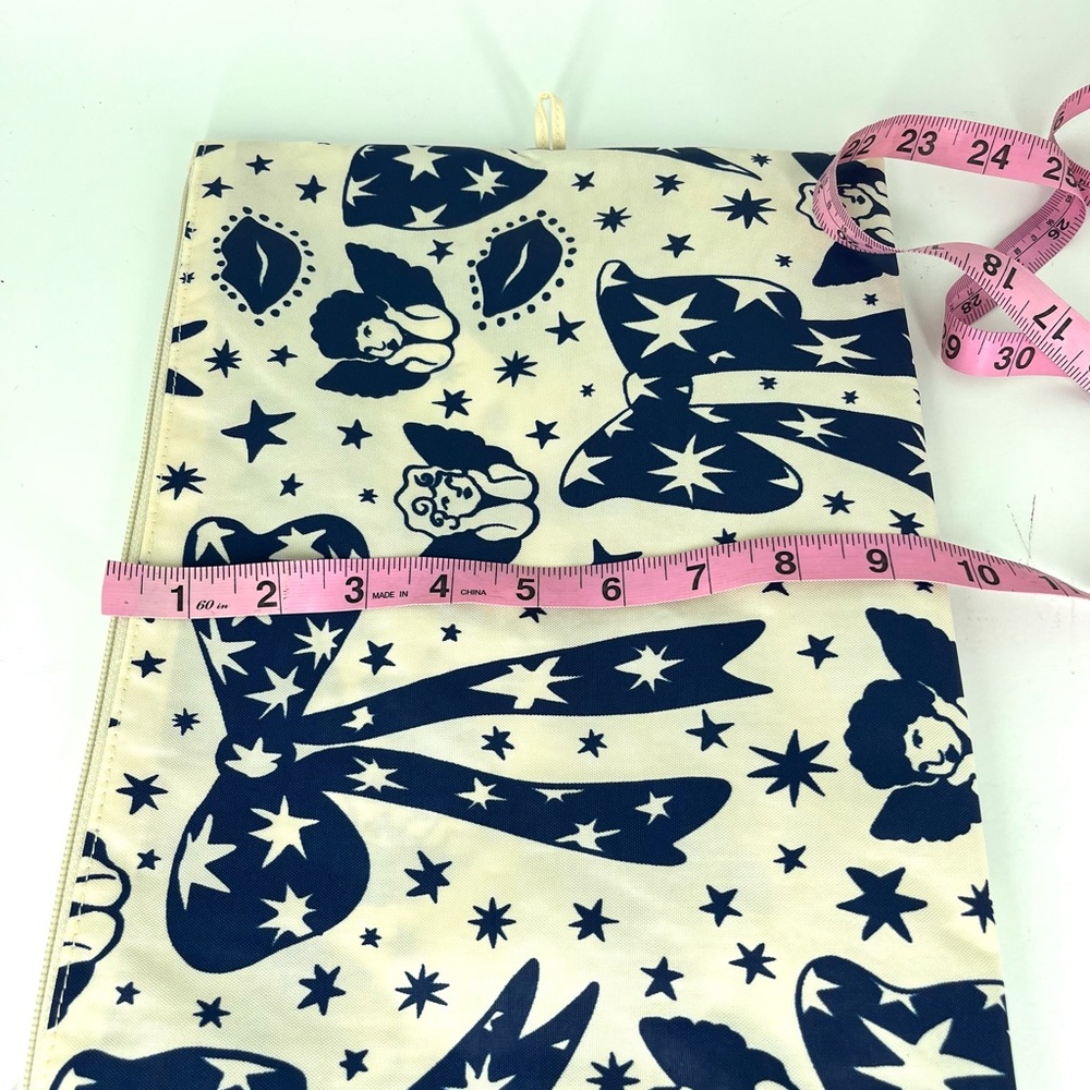 Baggu Spring 2024 Cream & Navy Cherub Bow Pattern Large Go Pouch NWOT - Picture 8 of 8